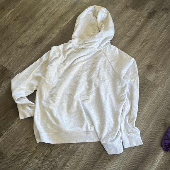 Woman size extra large Nike sweatshirt gray - Picture 3 of 3